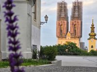 Katedrala Uznesenja Blažene Djevice Marije i svetih Stjepana i Ladislava, pogled sa Strossmayerovog šetališta
